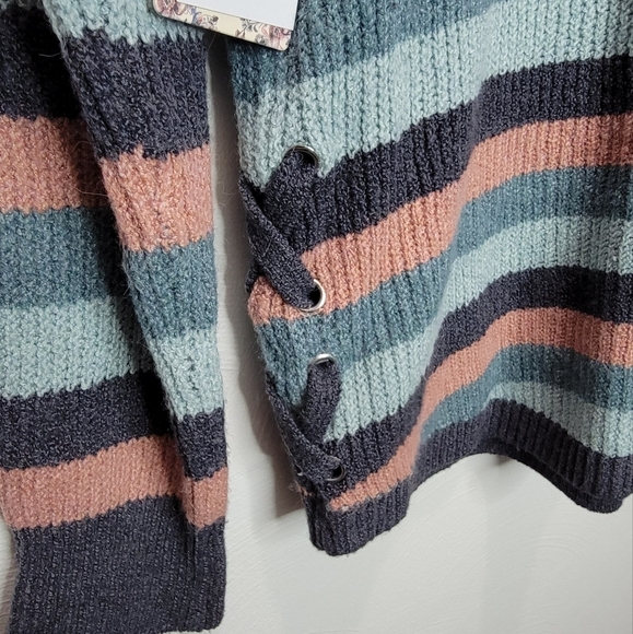 Pink Republic Knit Sweater - Picture 4 of 5